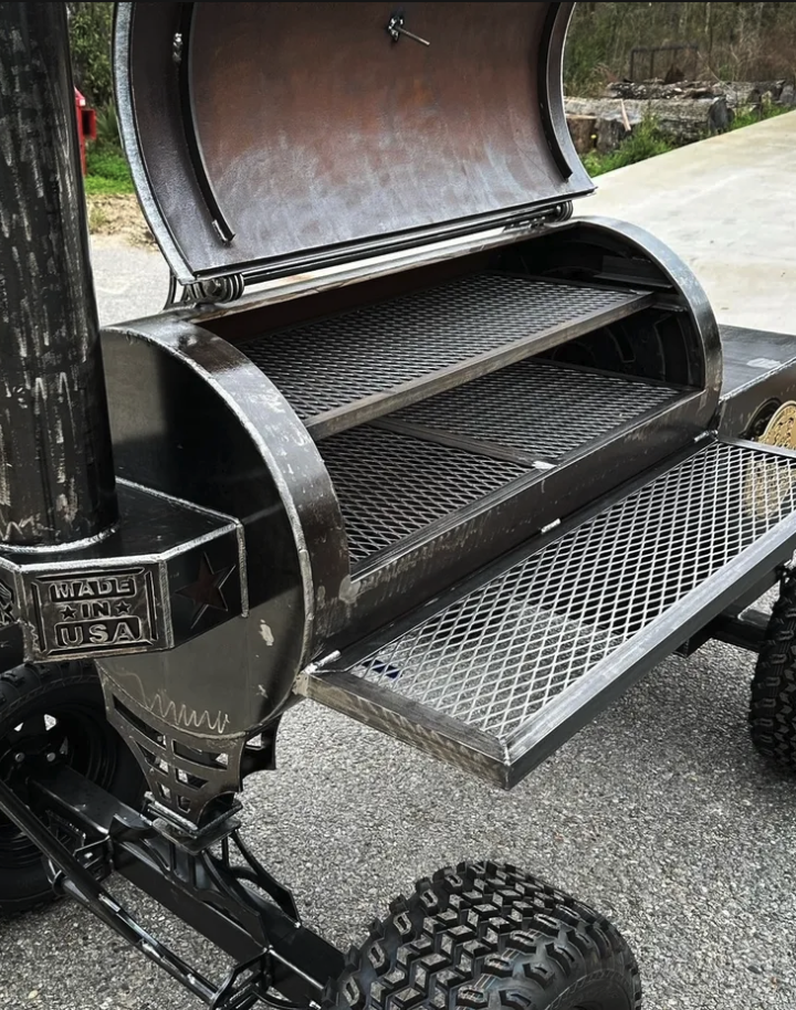 Boathouse Smokers - Texas Traditional 90-Gallon Smoker image — photo 4