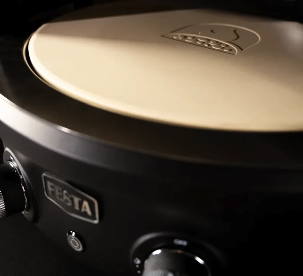Festa Pizza Co Dual-Heat Rotating Pizza Oven, close-up of the 16-inch rotating cordierite pizza stone