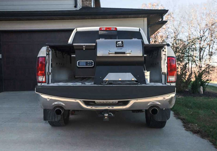Grilla Chimp™ 2.0 Tailgater Wood Pellet Grill image — photo 5