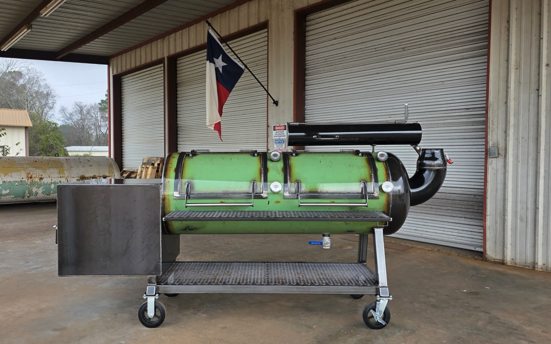 Heirloom Pits 26" 160 Gallon Offset Smoker image — photo 2