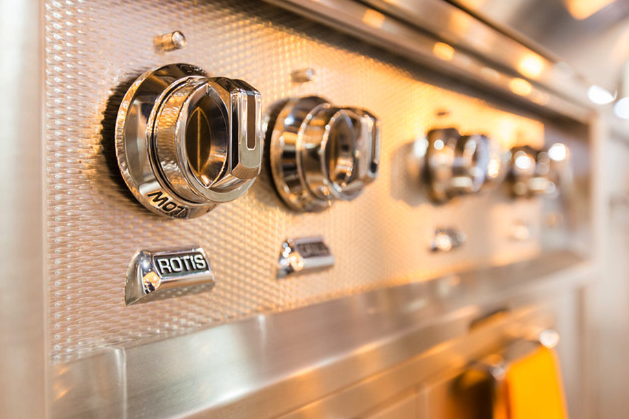 Hestan Outdoor 36" Built-in Gas Grill image — photo 3