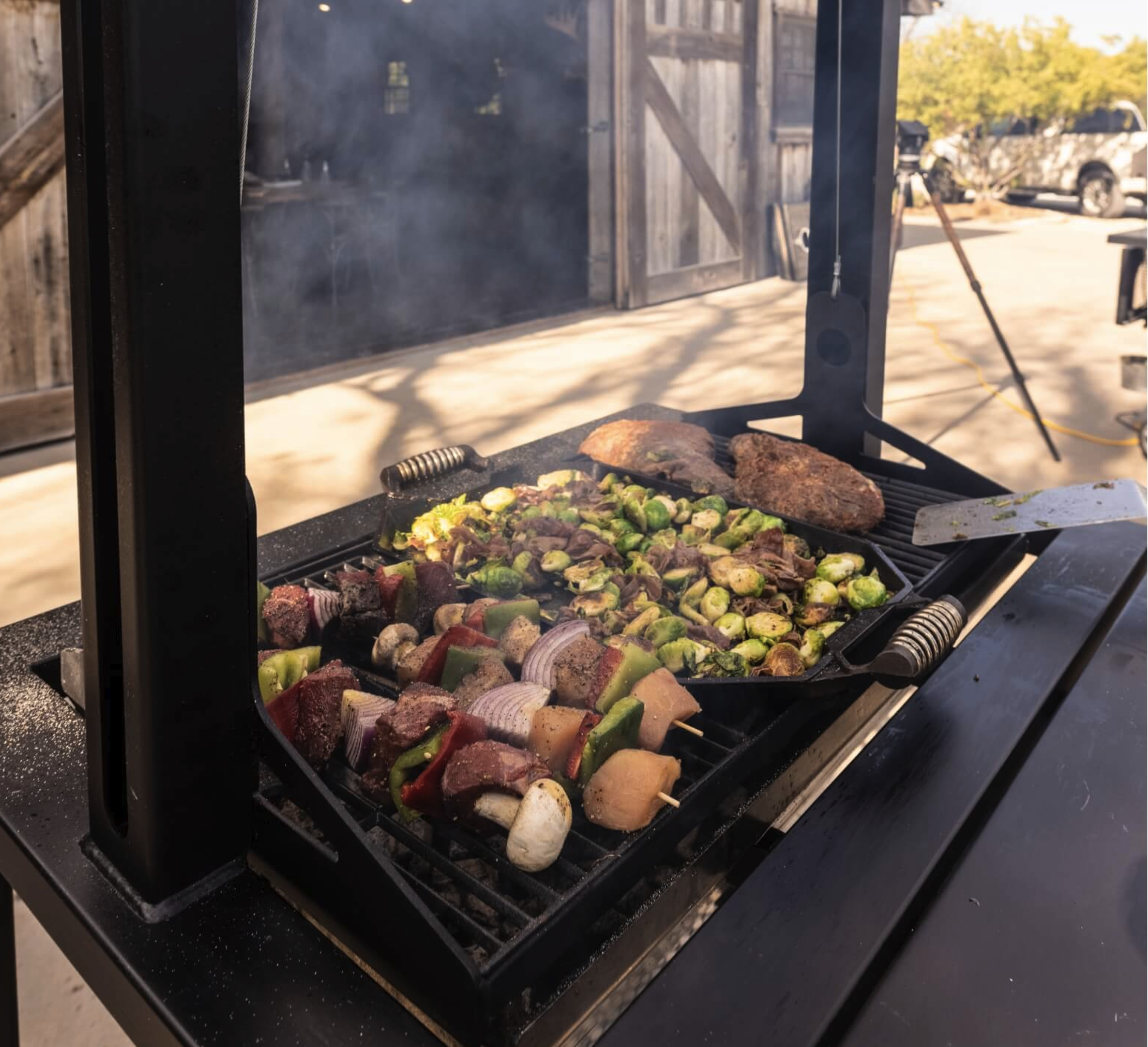Hooray Grill Company Lodge 30" Santa Maria Grill image — photo 3