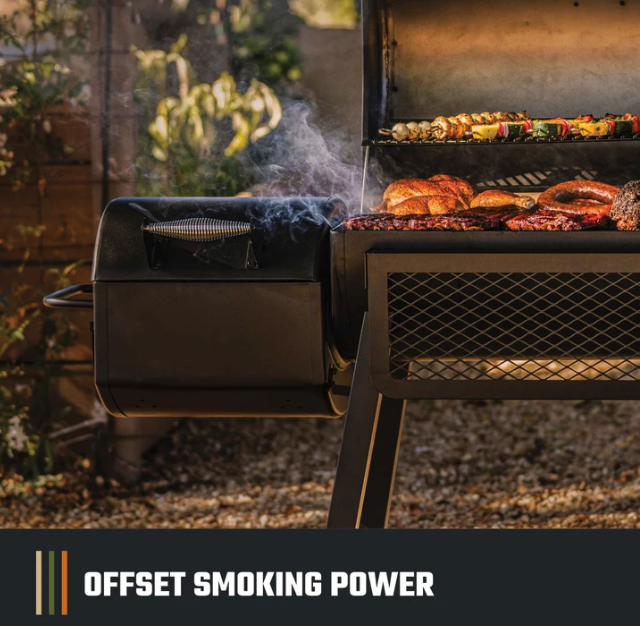 Oklahoma Joe's Laredo Series 1100 Offset Smoker image — photo 3