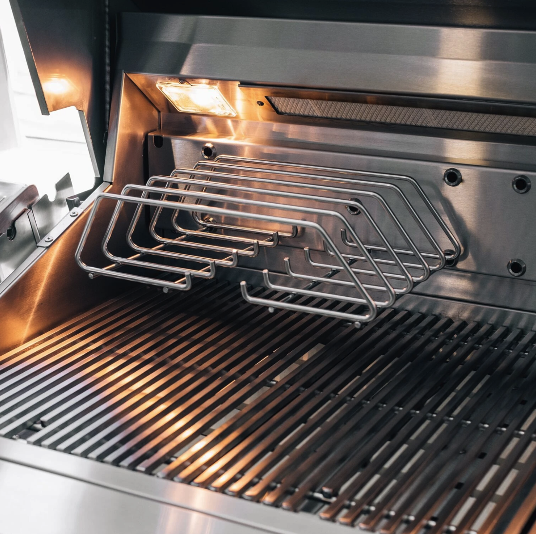 Summerset Quest 42" Built-In Gas Grill image — photo 3